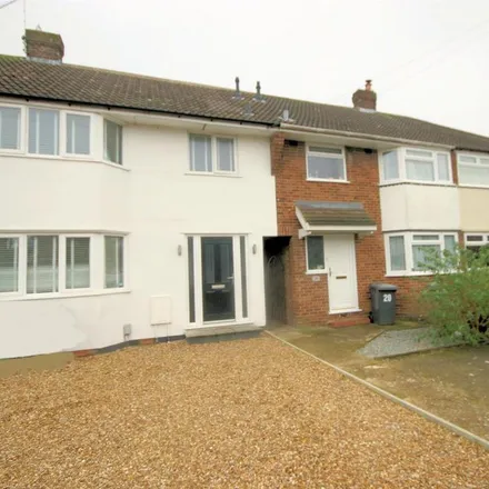 Rent this 3 bed townhouse on Suncote Close in Dunstable, LU6 1BS
