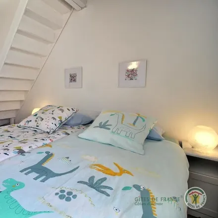 Rent this 2 bed house on Chemin Roz ar Vilin in 22560 Trébeurden, France