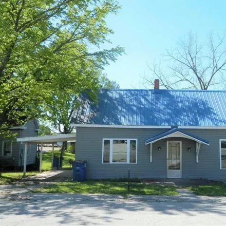 Image 2 - 438 17th Street, Bedford, IN 47421, USA - House for sale