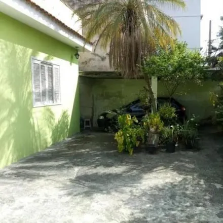 Buy this 3 bed house on Rua Professora Amélia Kelly in Centro, Nova Iguaçu - RJ