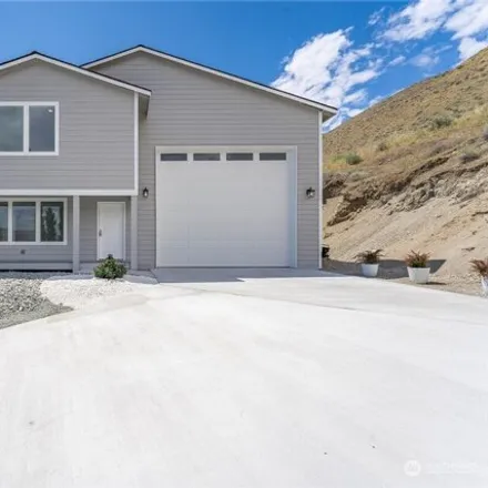 Buy this 3 bed house on 100 Ives Street in Pateros, Okanogan County