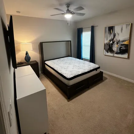 Rent this 1 bed room on 712 Mann Street in Kissimmee, FL 34741