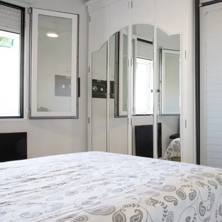 Rent this 3 bed room on Madrid in Calle Aguilar de Campoo, 28035 Madrid