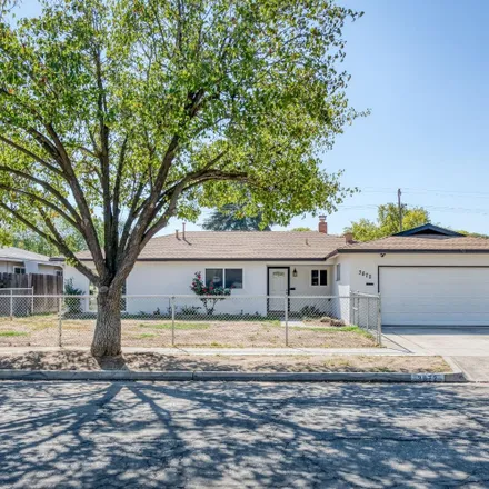 Buy this 3 bed house on 3872 East Rialto Avenue in Fresno, CA 93726