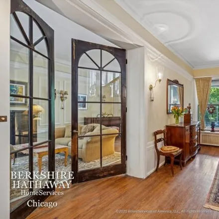 Image 3 - 4849 South Greenwood Avenue, Chicago, IL 60615, USA - House for sale