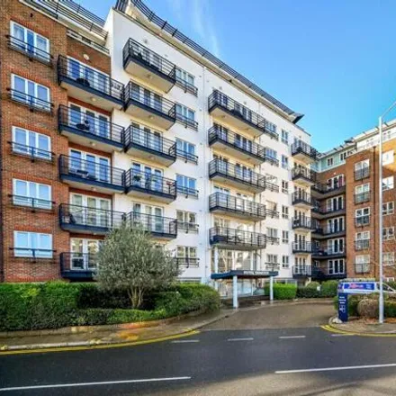Buy this 1 bed apartment on Canbury Passage in London, KT2 5BS