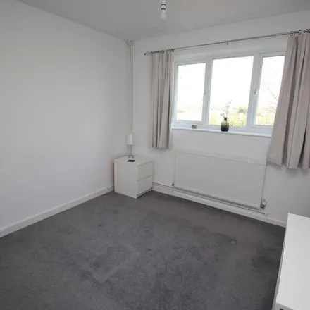 Rent this 1 bed apartment on NatWest in School Road, Reading