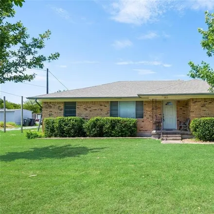 Rent this 3 bed house on 813 East White Street in Anna, TX 75409