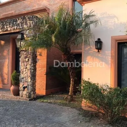 Buy this 4 bed house on unnamed road in Santa Ana, Francisco Álvarez