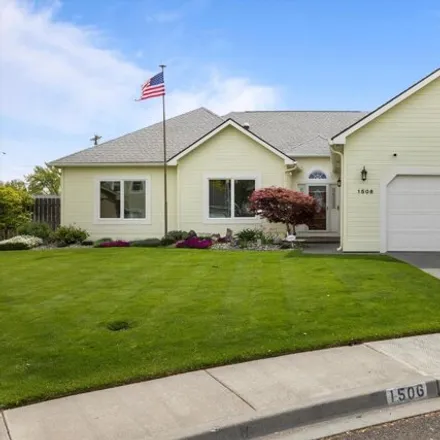 Buy this 4 bed house on Leslie Road in Richland, WA 99352
