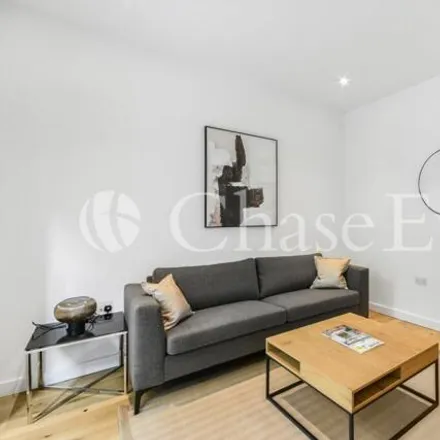 Image 3 - Garden Houses, Wansey Street, London, SE17 1LH, United Kingdom - Townhouse for rent