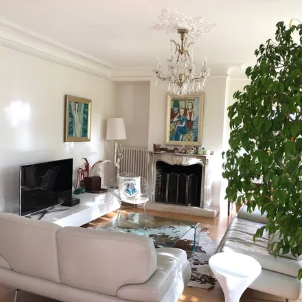 Rent this 1studio apartment on Place du Château in 22 Avenue de Longueil, 78600 Maisons-Laffitte