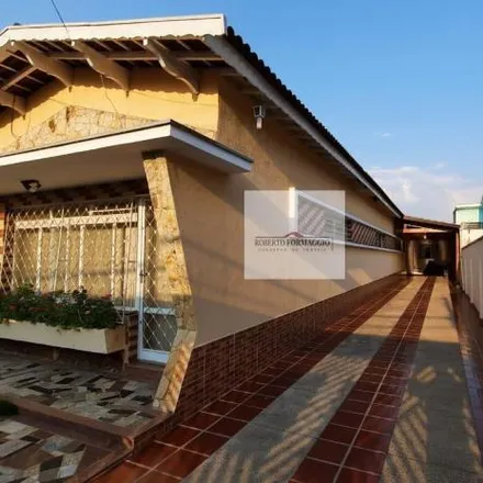 Buy this 3 bed house on Rua Bela Vista in Vila Independência, Piracicaba - SP