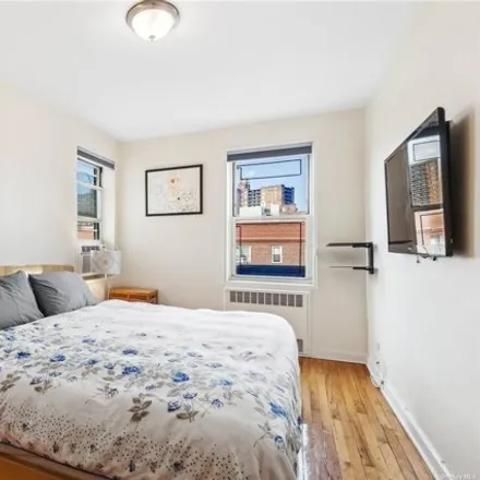 Image 7 - 106-02 68th Drive, New York, NY 11375, USA - Apartment for sale