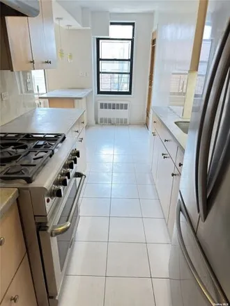 Image 6 - 137-05 Franklin Avenue, New York, NY 11355, USA - Apartment for sale