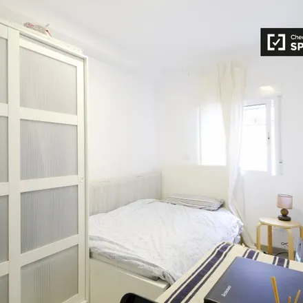 Rent this 4 bed room on Madrid in Calle Magín Calvo, 28011 Madrid