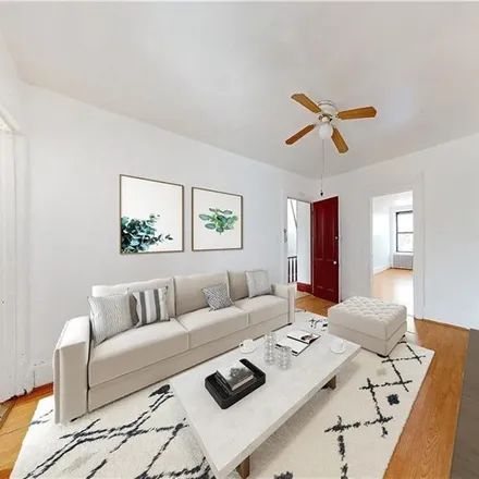 Image 2 - 9-02 43rd Road, New York, NY 11101, USA - Townhouse for sale