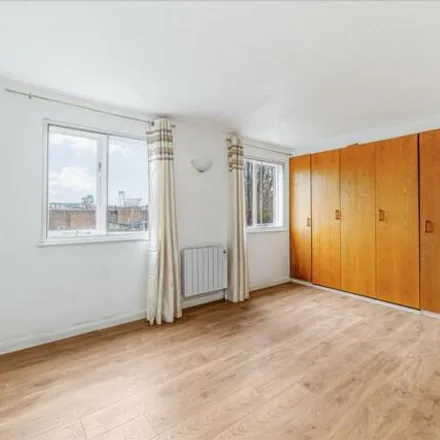 Image 9 - 143 Ealing Road, London, TW8 0LF, United Kingdom - Apartment for sale