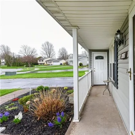Image 5 - 49 Squire Dale Lane, City of Rochester, NY 14612, USA - House for sale