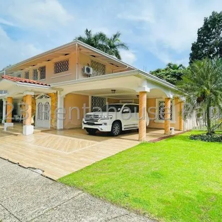 Rent this 3 bed house on Altamira in Altamira Gardens, 0818