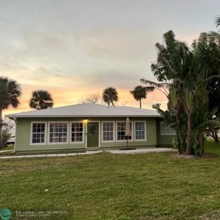 Image 2 - 8325 South Indian River Drive, Fort Pierce, FL 34982, USA - House for sale