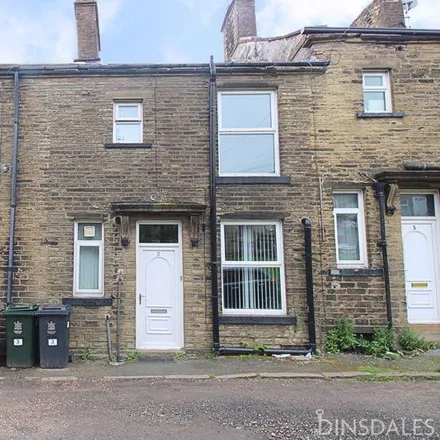 Image 1 - Moor Street, Queensbury, BD13 2PS, United Kingdom - Townhouse for rent