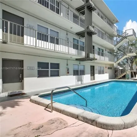 Image 4 - 637 Northeast 13th Avenue, Fort Lauderdale, FL 33304, USA - Condo for rent