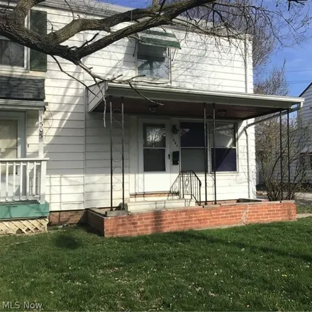 Image 2 - 1501 East 256th Street, Euclid, OH 44132, USA - House for sale