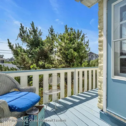 Image 3 - 47 Valentine Street, Monmouth Beach, Monmouth County, NJ 07750, USA - House for sale