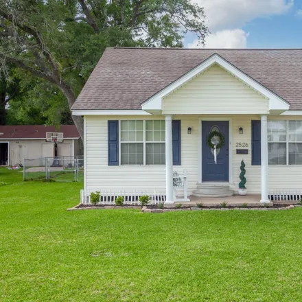 Buy this 2 bed house on 2526 Avenue E in Nederland, TX 77627