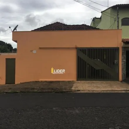 Rent this 3 bed house on Rua Vieira Gonçalves in Martins, Uberlândia - MG