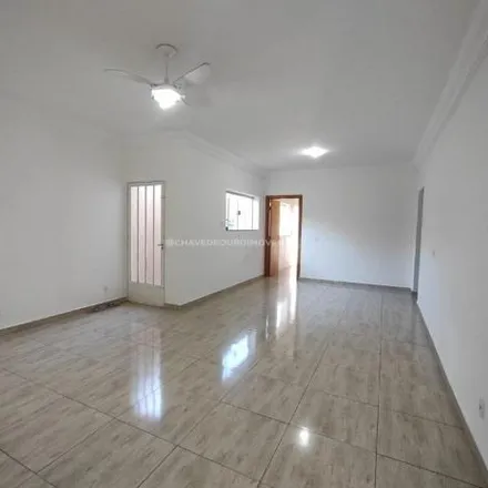 Buy this 4 bed house on Avenida Barão do Rio Branco in Vila Raquel, Uberaba - MG