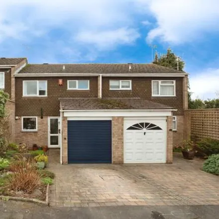 Buy this 3 bed townhouse on Arundel Close in Warwick, CV34 5HZ