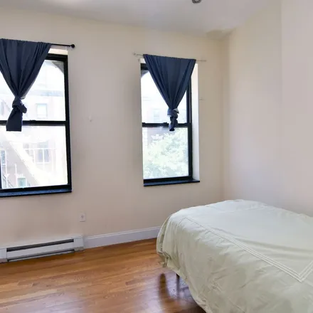 Rent this 3 bed apartment on 216 West 108th Street in New York, NY 10025
