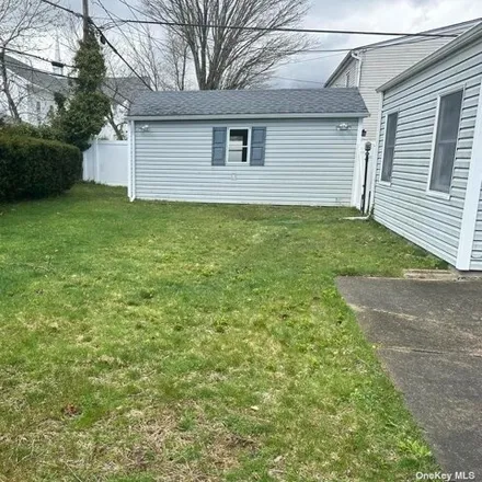 Image 7 - 16 Ranch Lane, Levittown, NY 11756, USA - House for sale
