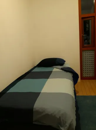 Rent this 5 bed room on Mezenstraat 63 in 3082 ZJ Rotterdam, Netherlands