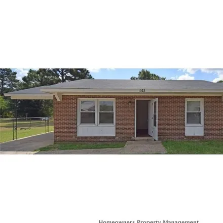 Rent this 4 bed house on 923 Fiske Drive in Rollingwood, Fayetteville