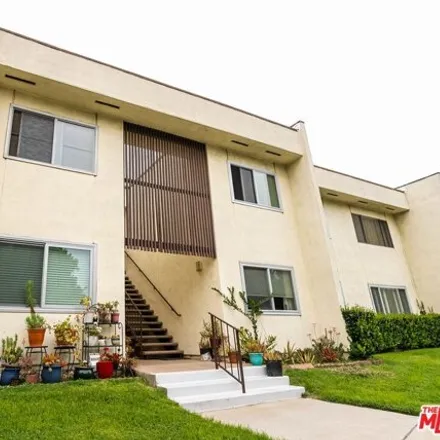 Buy this studio apartment on 11843 Runnymede Street in Los Angeles, CA 91605
