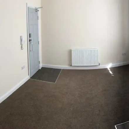 Image 2 - 10 Calder View, Crigglestone, WF4 3EA, United Kingdom - Apartment for rent