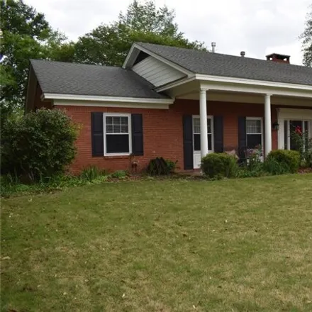 Image 3 - 2490 Hermitage Drive, Gay Meadows, Montgomery, AL 36111, USA - House for sale