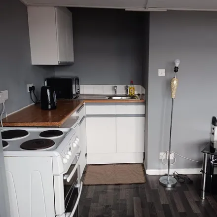 Image 5 - Back Nowell Crescent, Leeds, LS9 6FF, United Kingdom - Apartment for rent