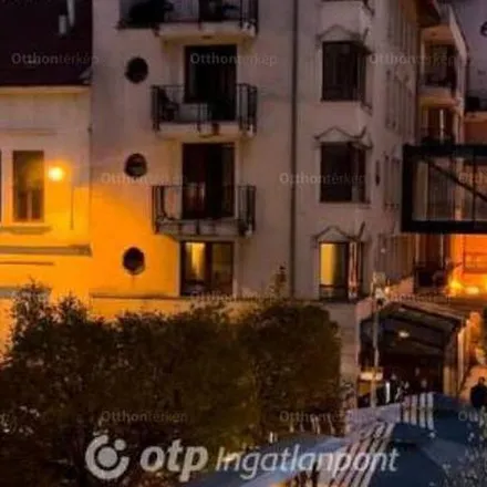 Image 4 - Budapest, Adam Clark Square, 1013, Hungary - Apartment for rent
