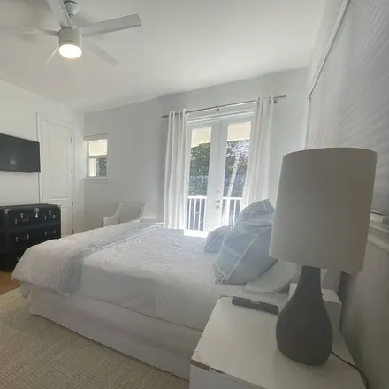 Image 4 - Coconut Grove, 2880 Southwest 28th Lane, Ocean View Heights, Miami, FL 33133, USA - House for rent