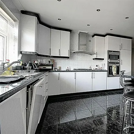 Image 4 - Fillebrook Avenue, Carterhatch, London, EN1 3BA, United Kingdom - Duplex for rent