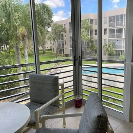 Image 2 - 9533 Sable Palm Drive, Pine Island Ridge, Davie, FL 33324, USA - Condo for rent