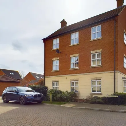Rent this 2 bed apartment on 16 Swallow Close in Longstanton, CB24 3EU