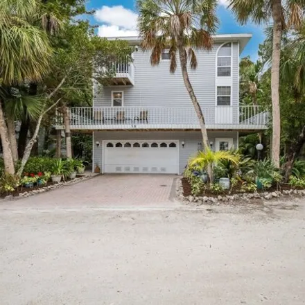 Buy this 3 bed condo on 6232 Holmes Boulevard in Holmes Beach, Manatee County