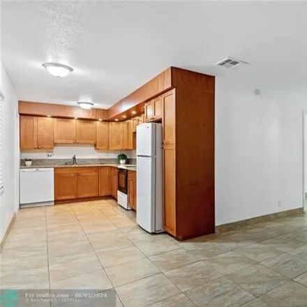 Image 2 - Unit 5, Hollywood, Florida, 33020 - Condo for rent
