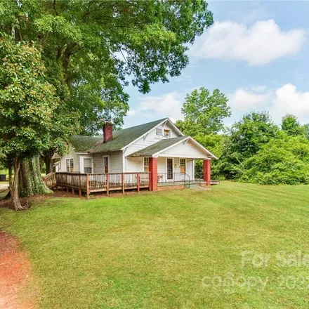 Image 2 - 3419 Taylorsville Highway, Scotts, Statesville, NC 28625, USA - House for sale