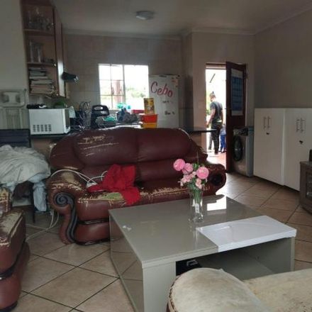 Rent this 2 bed townhouse on 10th Street in Emmarentia, Johannesburg